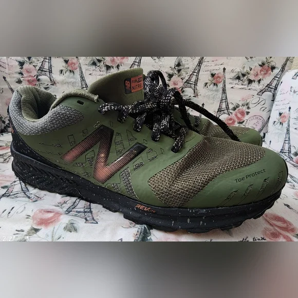 New Balance Men's Olive and Black Athletic Shoes - Picture 2 of 4